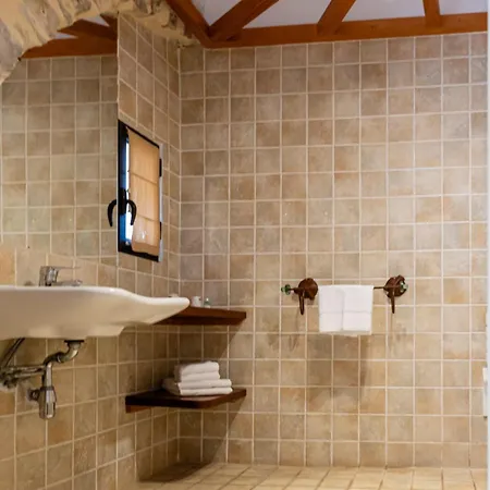 Otel Domaine De Blancardy