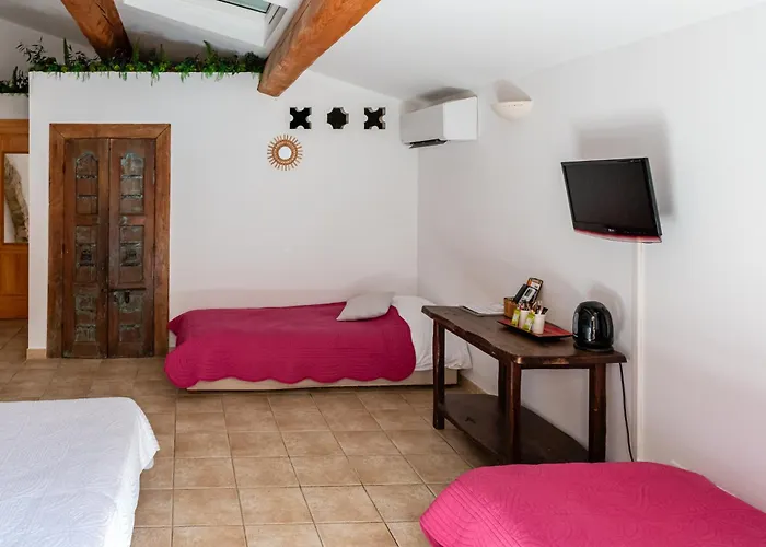 Domaine De Blancardy Hotel